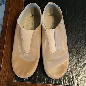 Tan jazz shoes